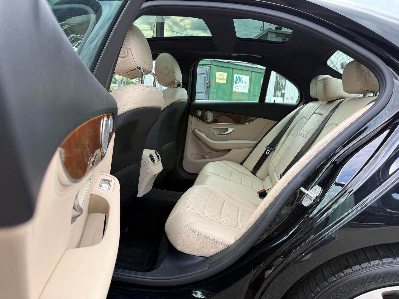 2015 Mercedes-benz C 300 4matic Black vin: 55SWF4KB6FU001502