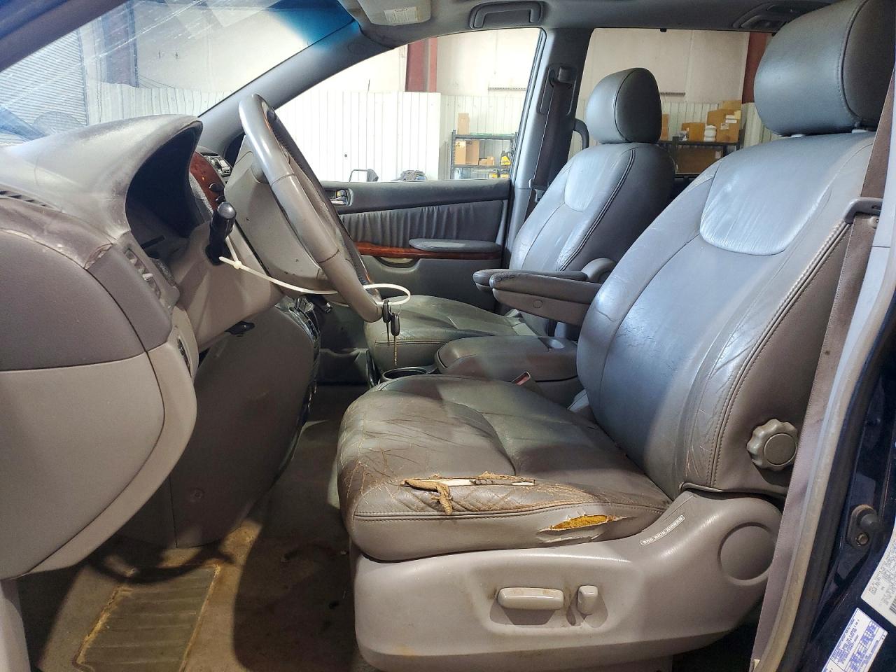 2004 Toyota Sienna Xle 7 Passenger Blue vin: 5TDZA22C44S013313