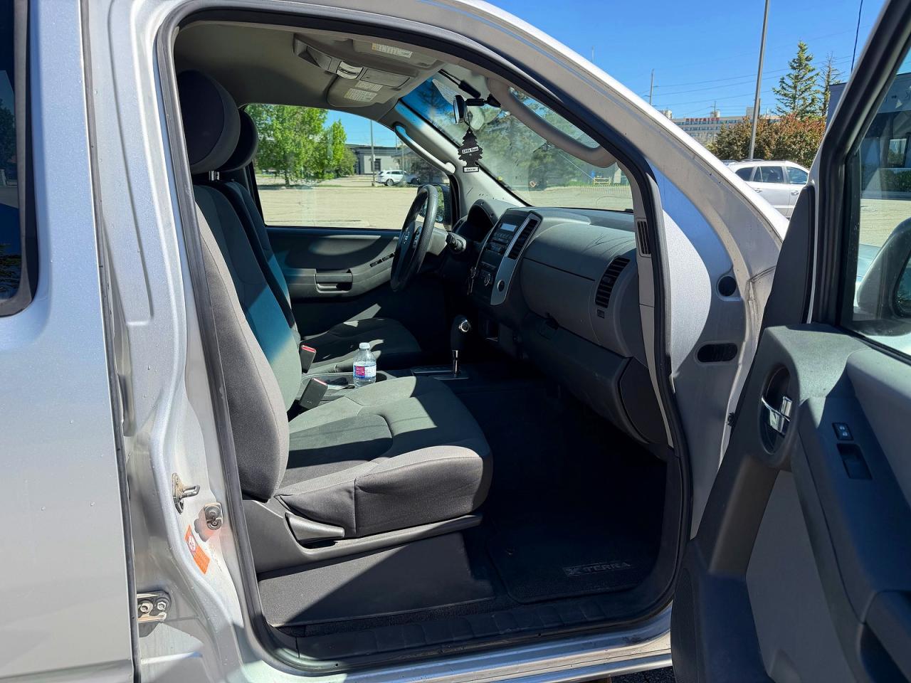 2009 Nissan Xterra Silver vin: 5N1AN08U39C513523