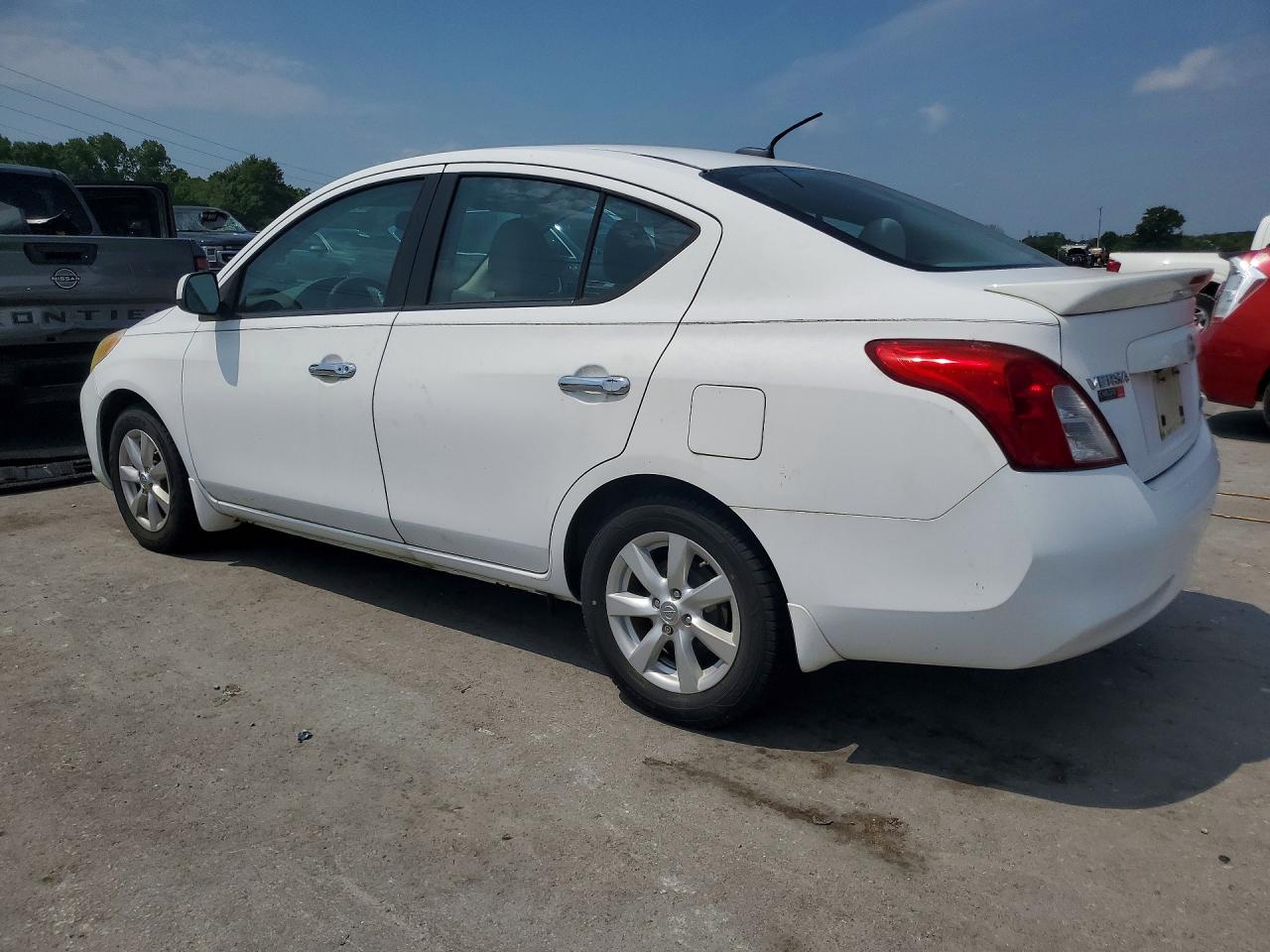 2013 Nissan Versa 1.6 S White vin: 3N1CN7AP6DL869362