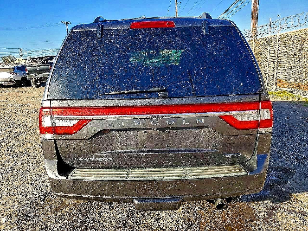 2015 Lincoln Navigator Gray vin: 5LMJJ2HT8FEJ01738