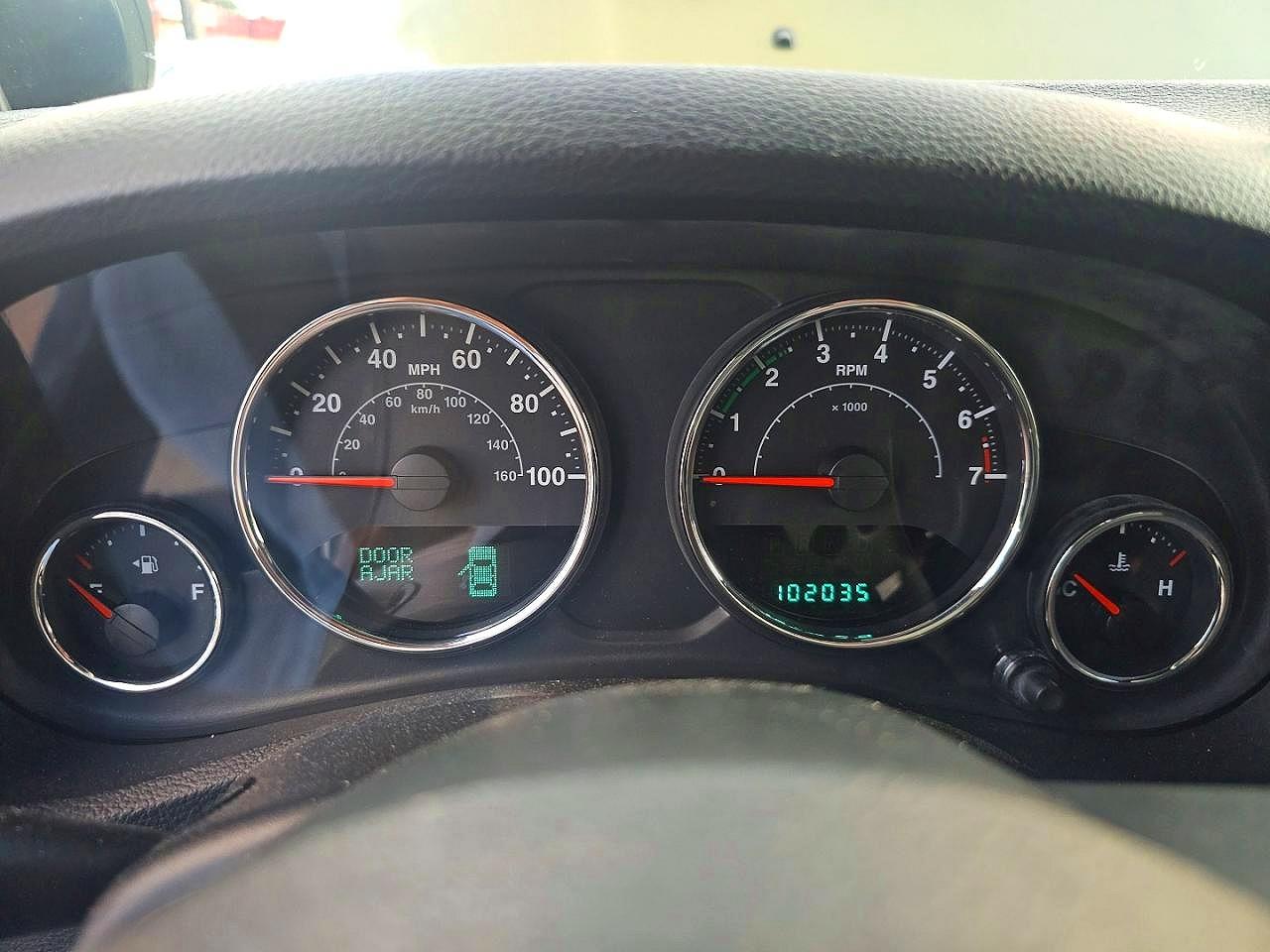2013 Jeep Wrangler Unlimited Sahara Green vin: 1C4BJWEG9DL531328