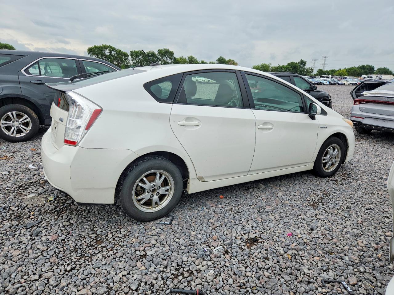 2011 Toyota Prius Two White vin: JTDKN3DU4B0275124