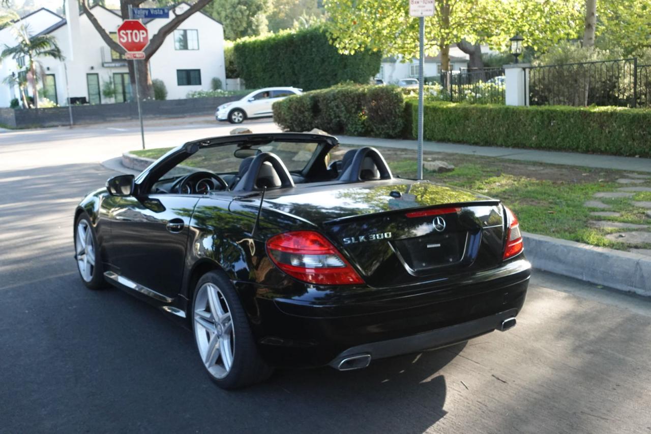 2011 Mercedes-benz Slk 300 Черный vin: WDBWK5EAXBF241260