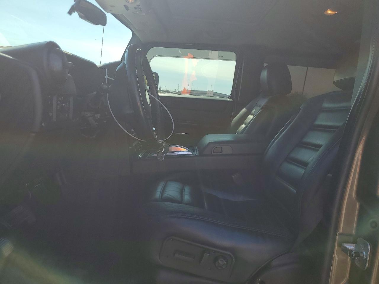 2005 Hummer H2 Tan vin: 5GRGN23U25H104734