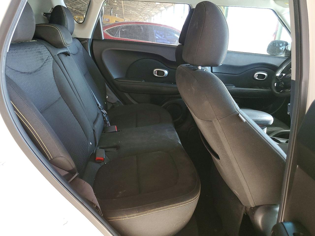 2014 Kia Soul + White vin: KNDJP3A56E7081032