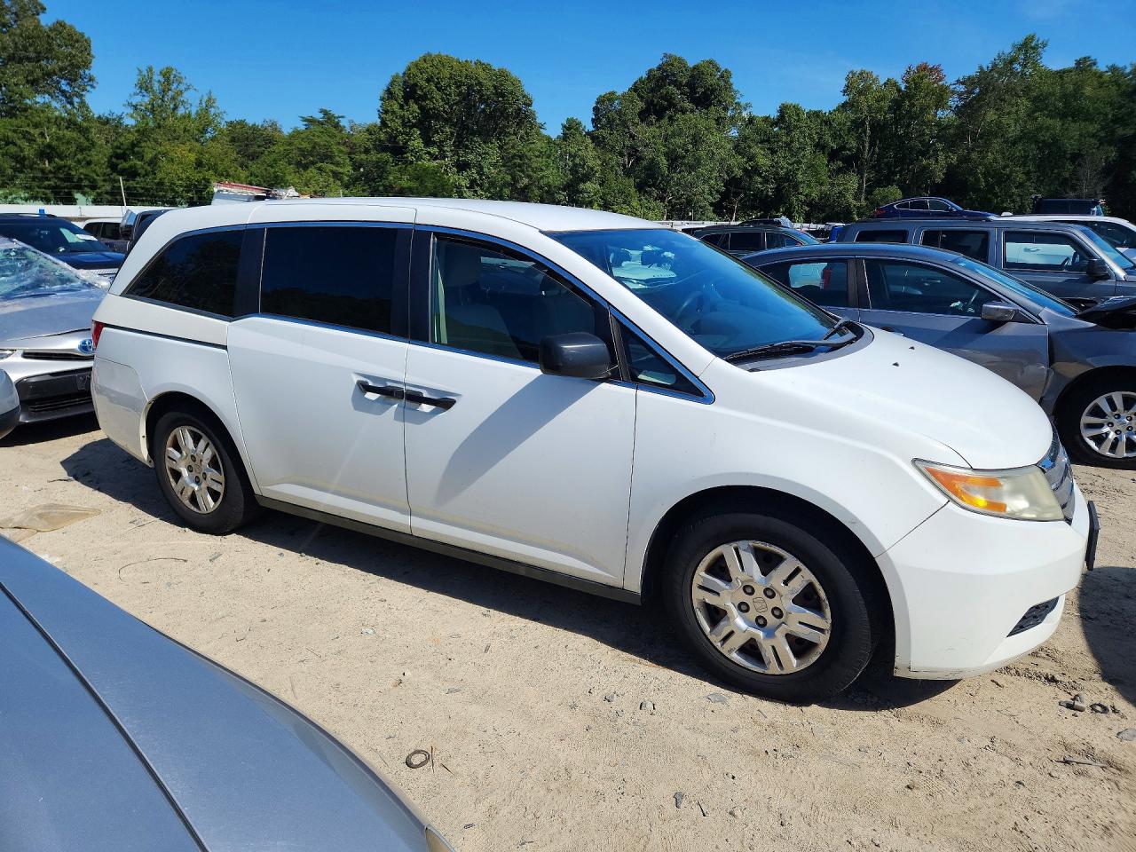 2013 Honda Odyssey Lx White vin: 5FNRL5H24DB071923