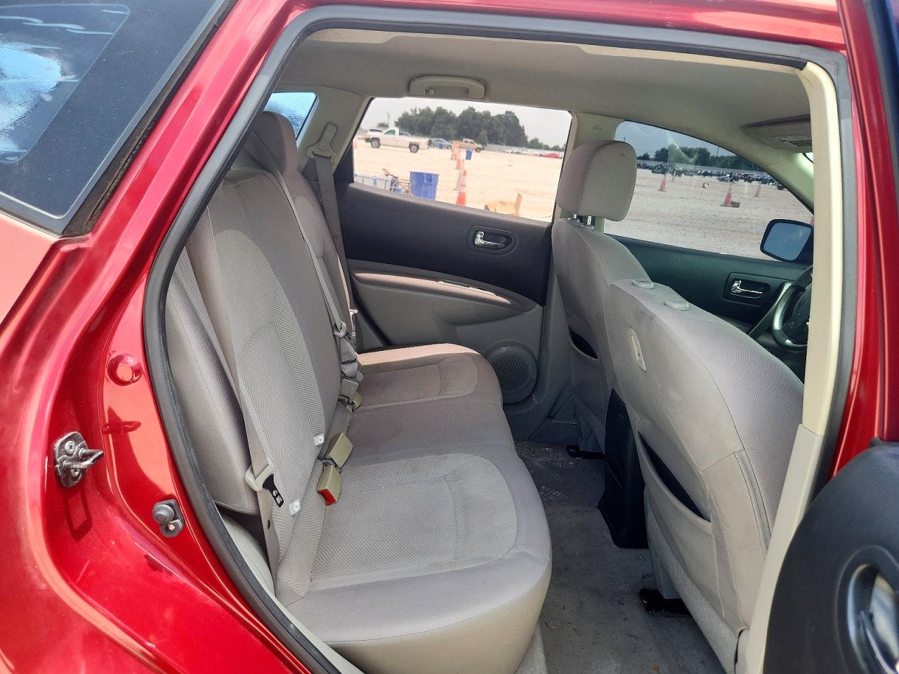 2011 Nissan Rogue S Red vin: JN8AS5MT7BW178816