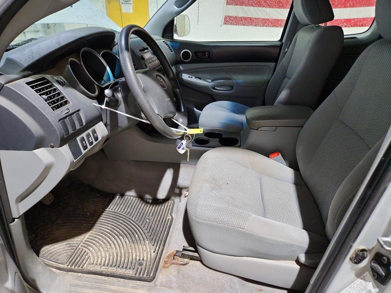 2010 Toyota Tacoma Access Cab Silver vin: 5TEUX4EN8AZ682314