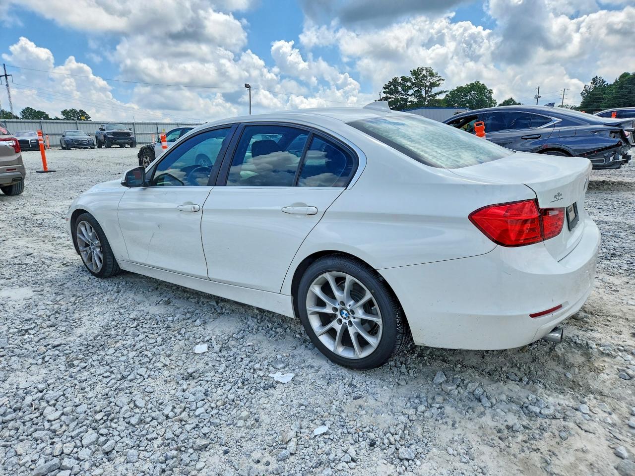 2015 Bmw 320 I White vin: WBA3B1C57FK137905