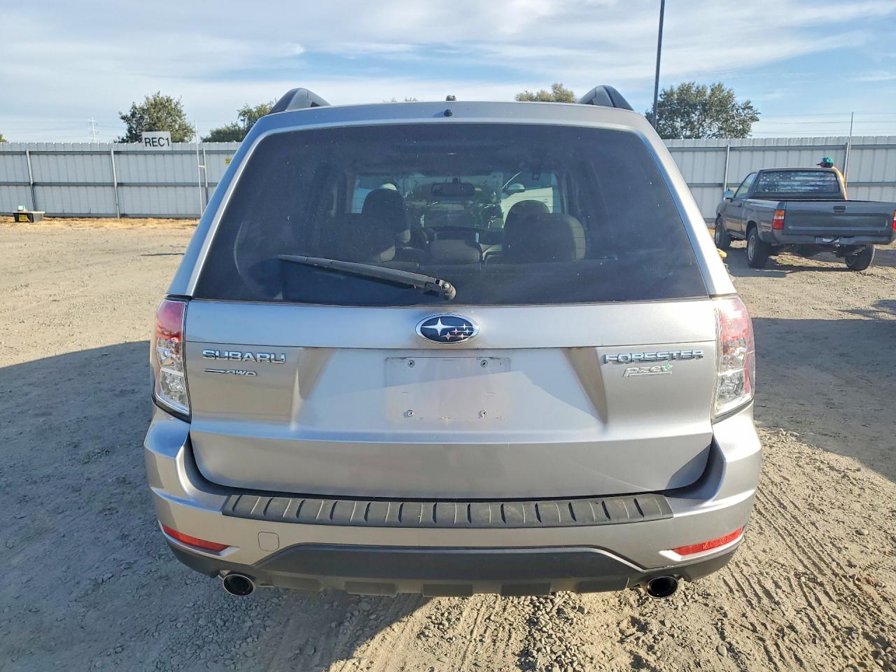 2010 Subaru Forester 2.5x Limited Silver vin: JF2SH6DC8AH757869