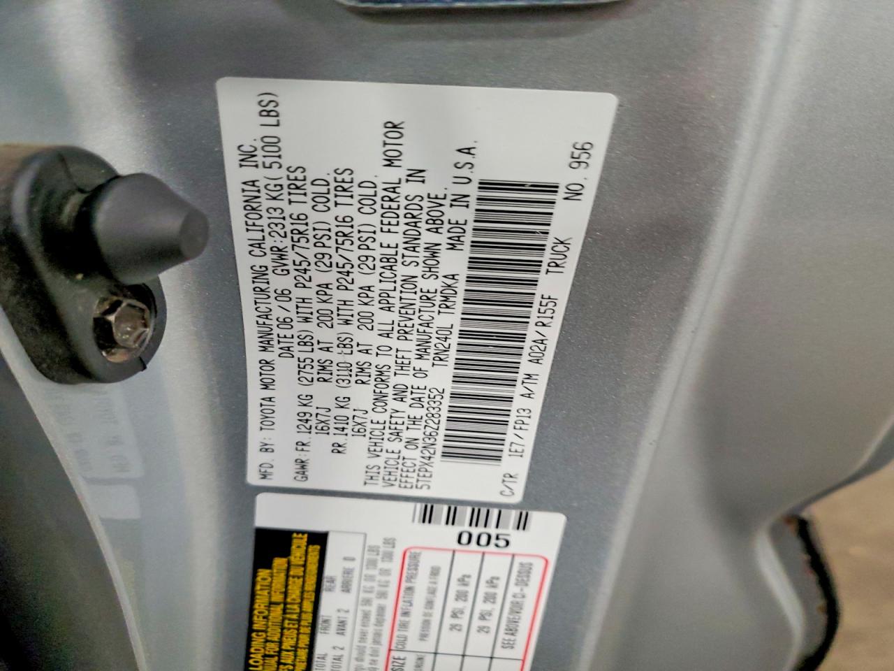 2006 Toyota Tacoma Base Серебряный vin: 5TEPX42N36Z283352