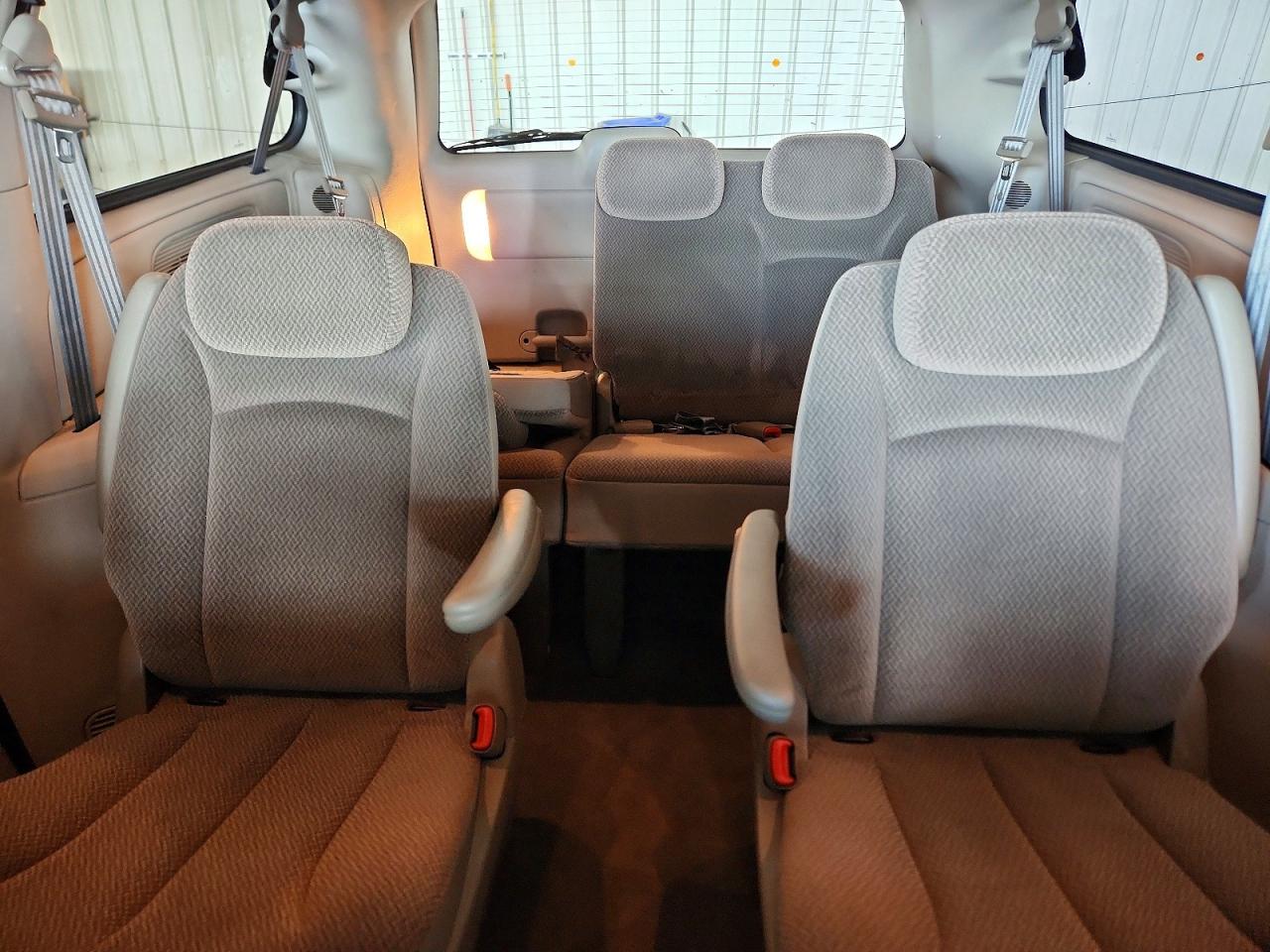 2005 Chrysler Town & Country Touring Tan vin: 2C4GP54L15R524654