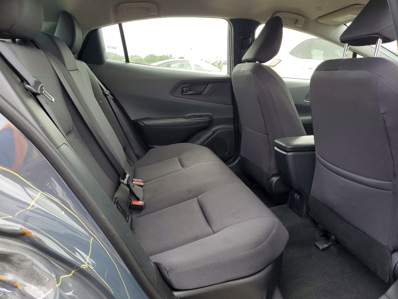 2025 Toyota Prius Le Gray vin: JTDACAAU4S3050369