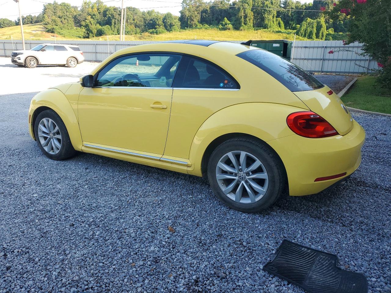 2013 Volkswagen Beetle Yellow vin: 3VWJL7AT8DM685474