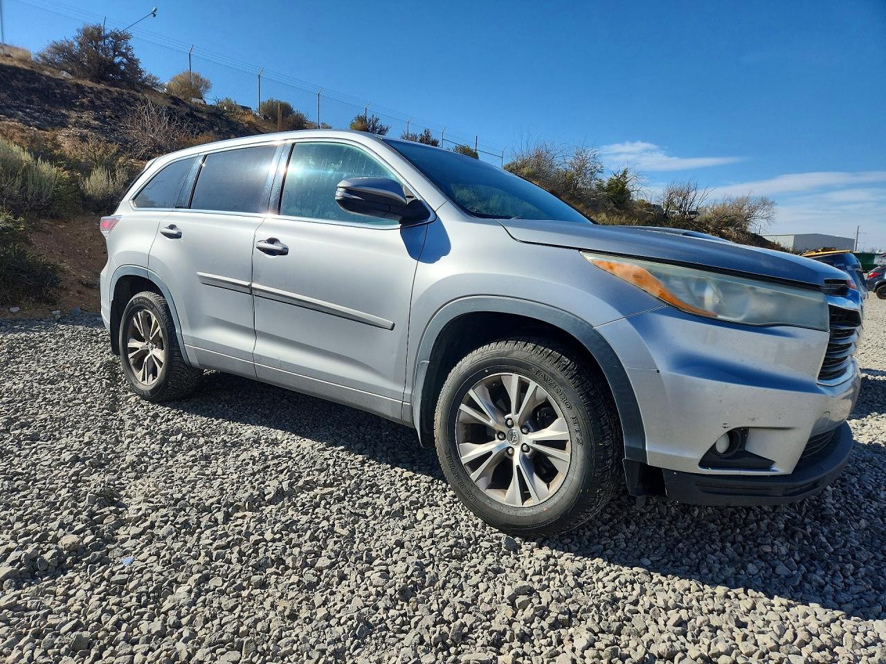 2015 Toyota Highlander Le Plus Silver vin: 5TDBKRFH6FS202979