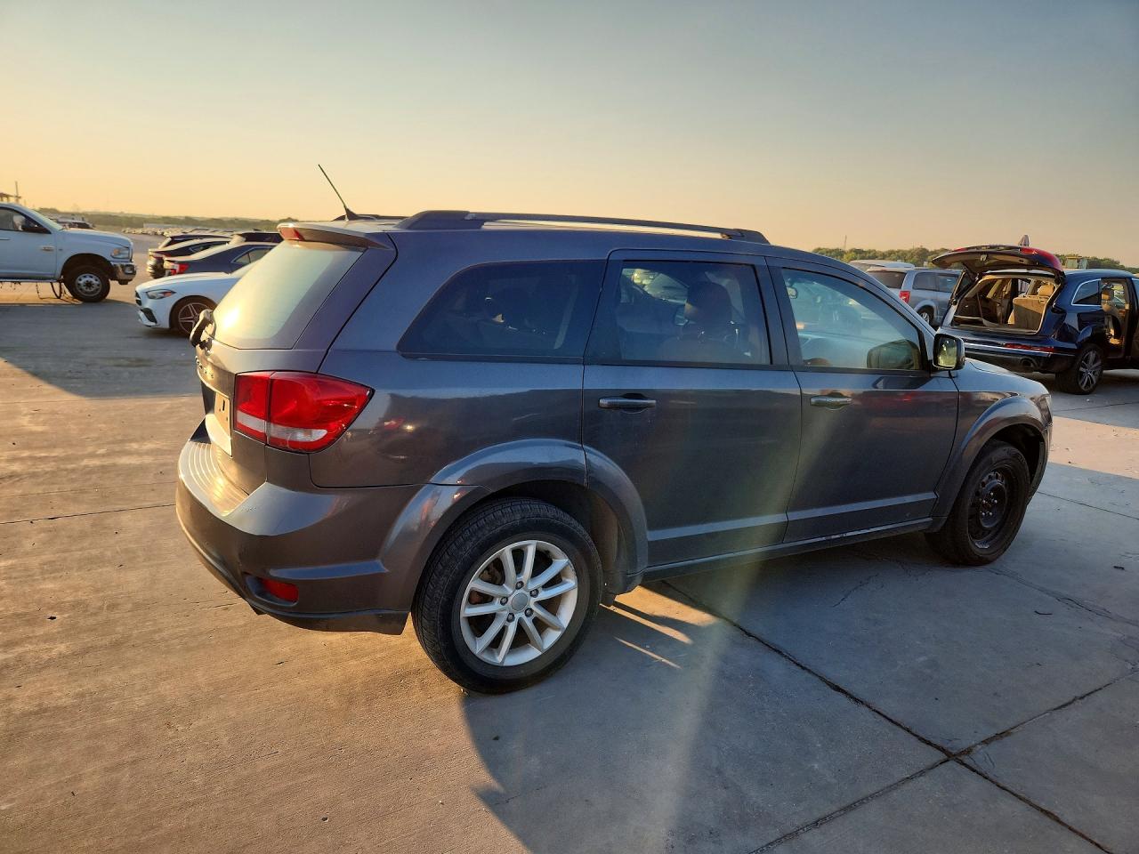 2015 Dodge Journey Sxt Gray vin: 3C4PDCBG7FT627627