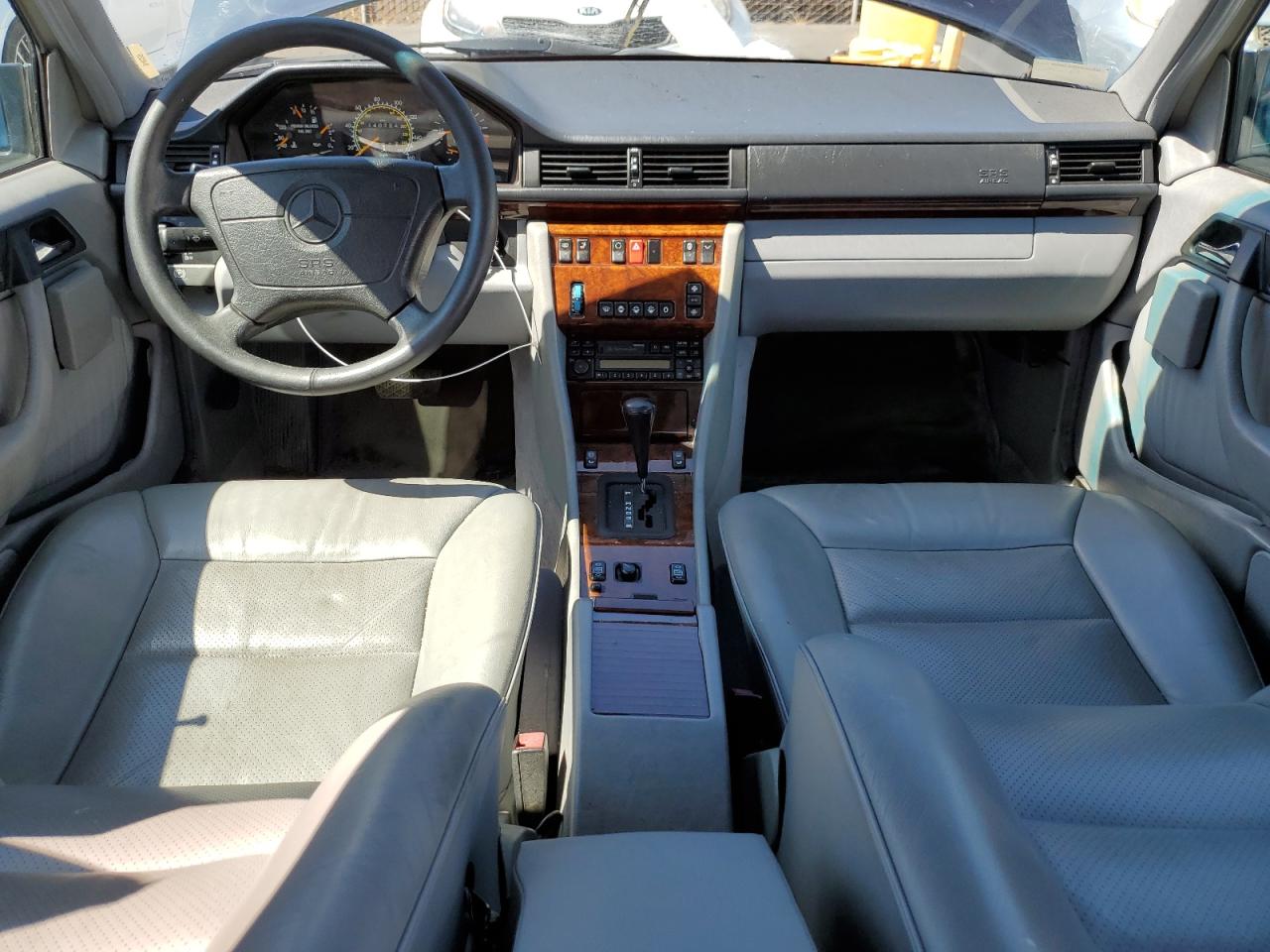 1995 Mercedes-benz E 320 Base Black vin: WDBEA32E2SC266939