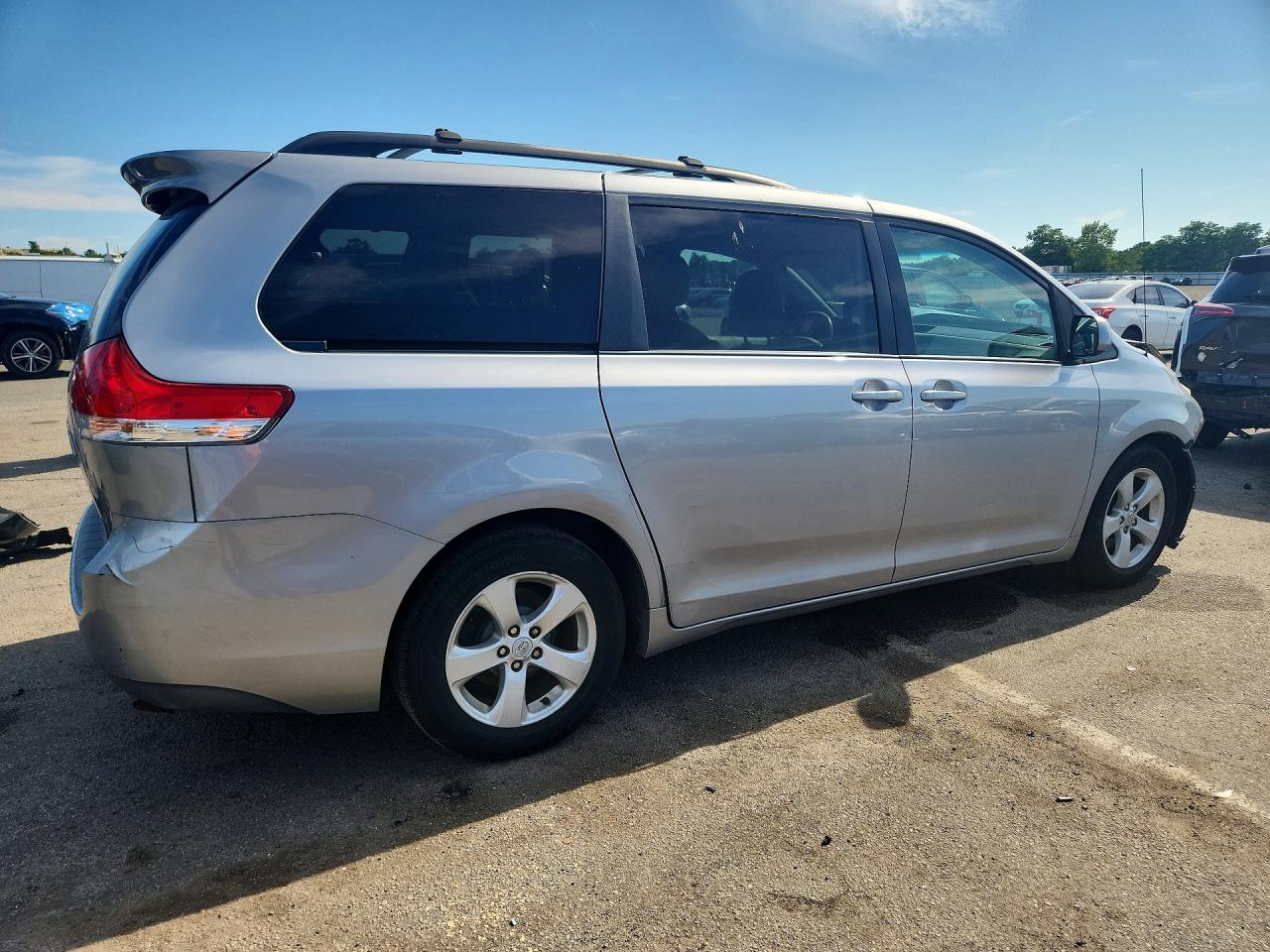 2012 Toyota Sienna Le Silver vin: 5TDKK3DC3CS197742