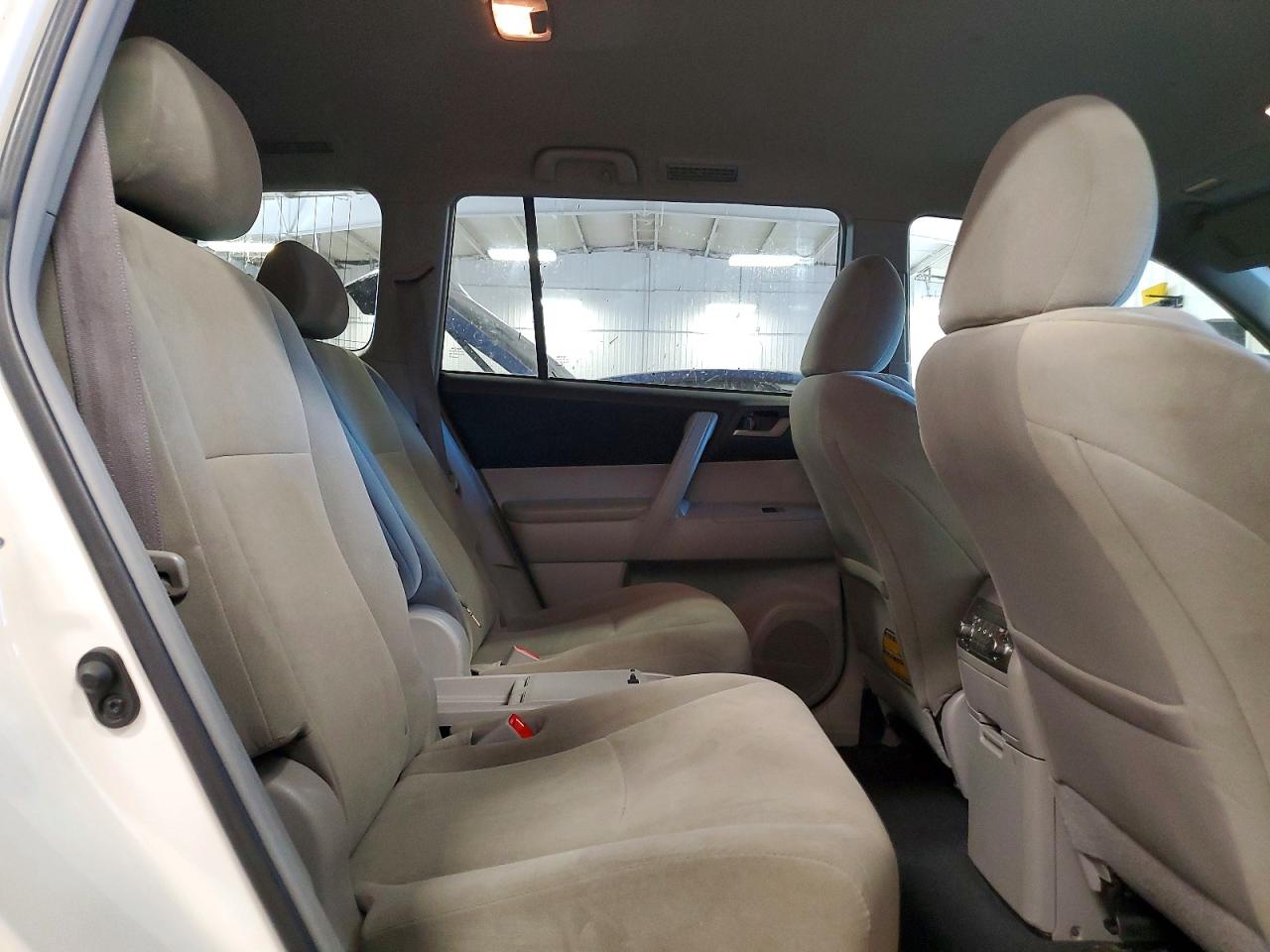 2013 Toyota Highlander Plus Белый vin: 5TDBK3EH6DS226405