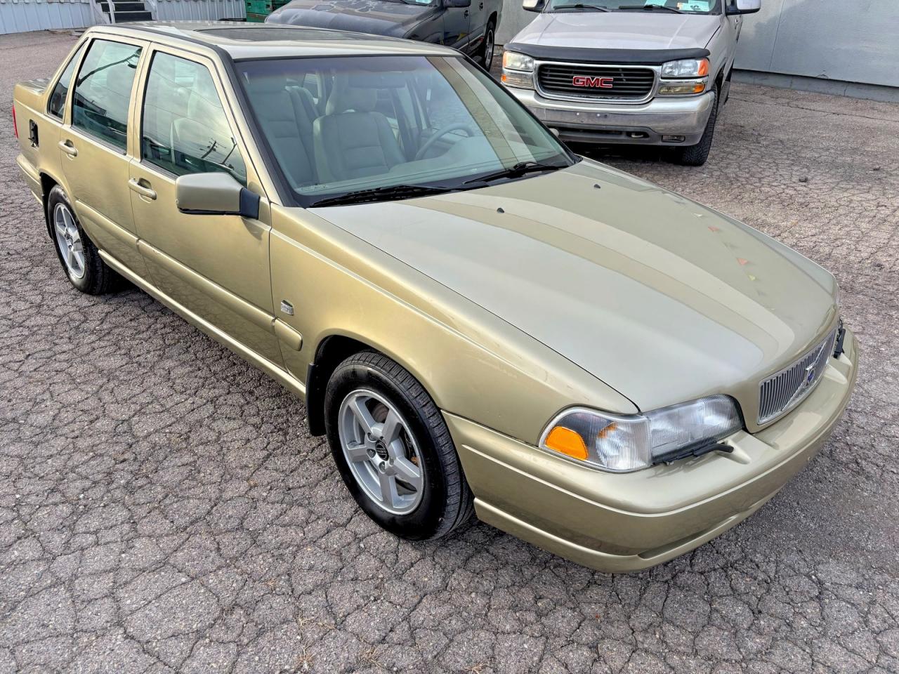 1999 Volvo S70 Gold vin: YV1LT56D4X2588828