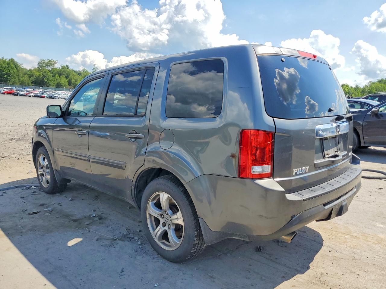 2012 Honda Pilot Ex Gray vin: 5FNYF4H45CB076822