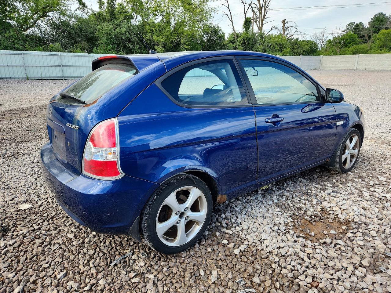 2007 Hyundai Accent Gs Blue vin: KMHCN36CX7U023883