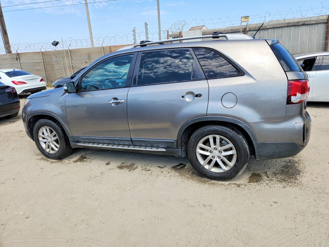 2015 Kia Sorento Lx Gray vin: 5XYKT4A68FG557154