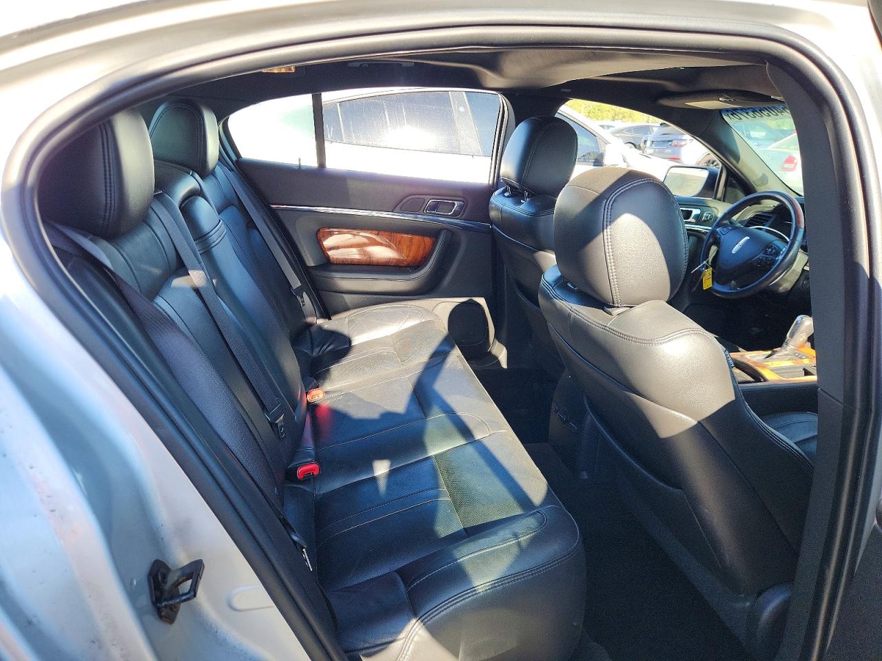 2013 Lincoln Mks Silver vin: 1LNHL9FT0DG610036