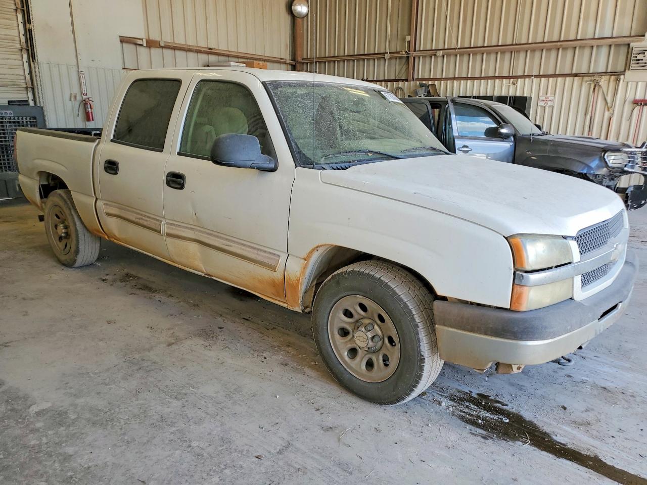 2005 Chevrolet Silverado C1500 White vin: 2GCEC13T351333488