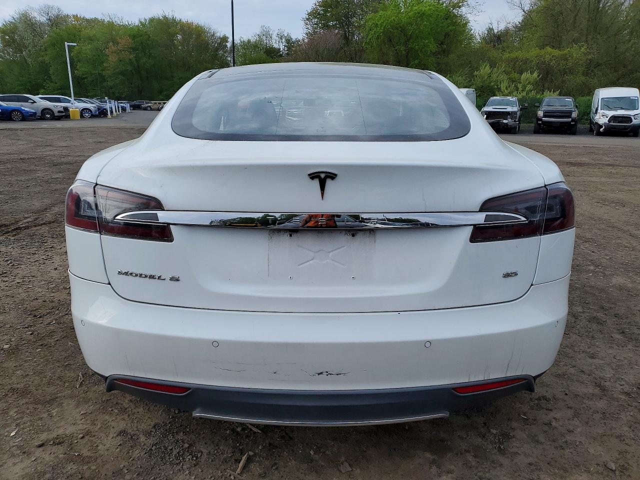 2014 Tesla Model S White vin: 5YJSA1H15EFP36580
