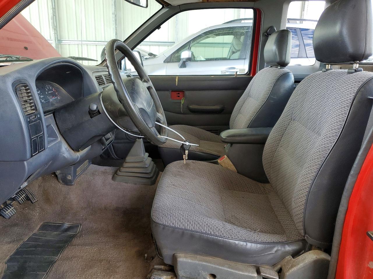 1997 Niss Truck Xe Red vin: 1N6SD16S4VC315348