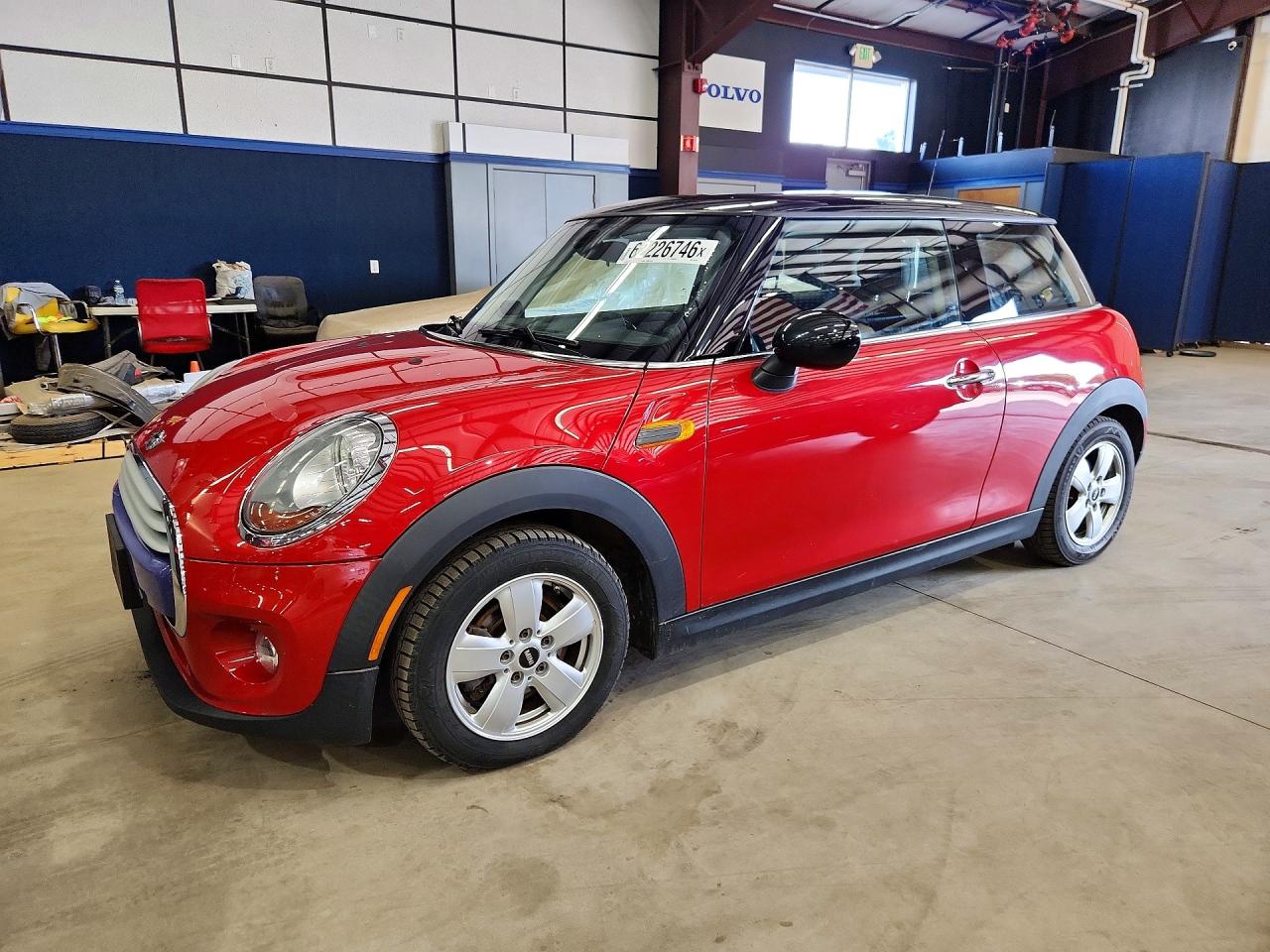 2015 Mini Cooper Red vin: WMWXM5C55F3A97341