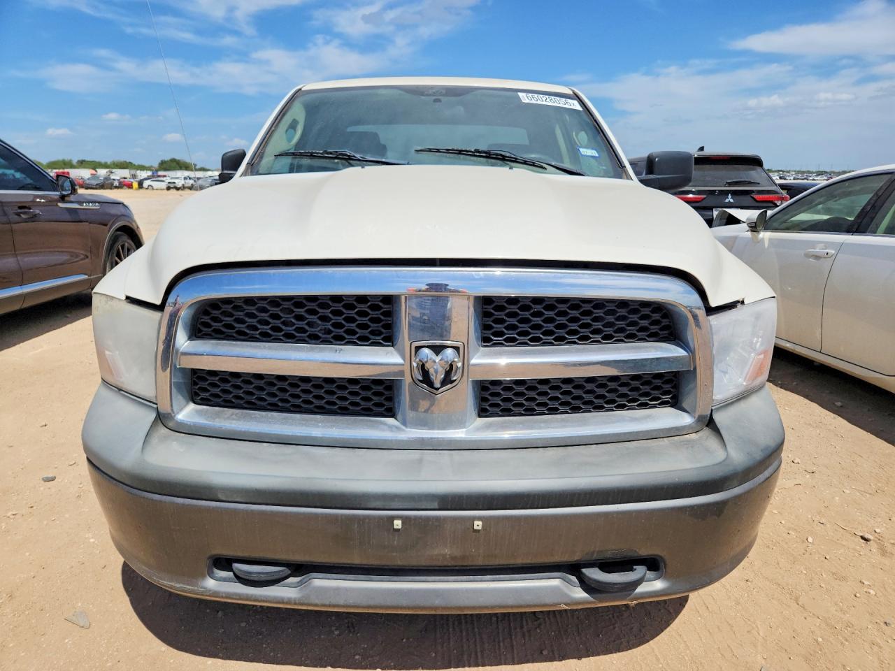 2009 Dodge Ram 1500 White vin: 1D3HB18K09S753125
