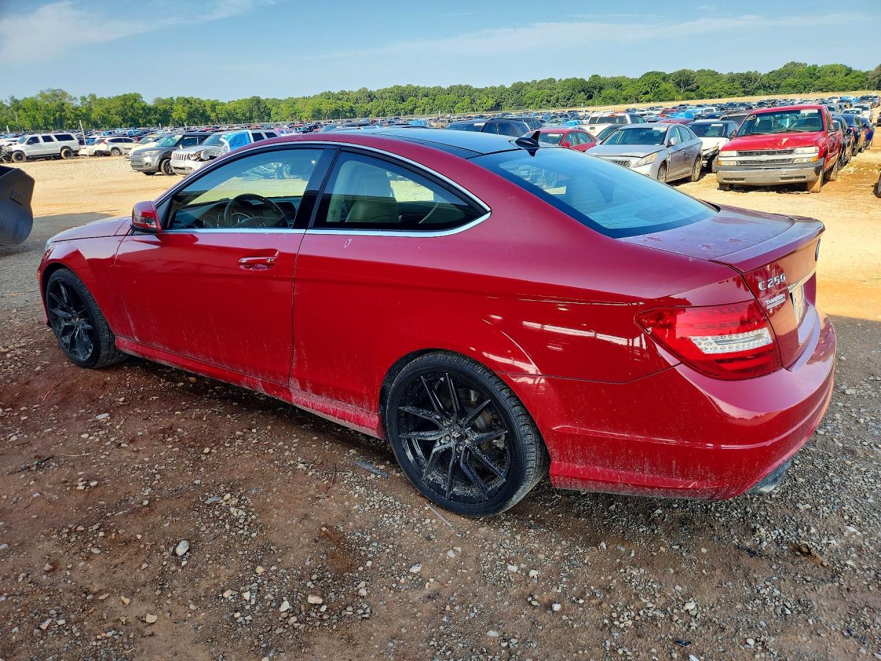2015 Mercedes-benz C 250 Красный vin: WDDGJ4HB9FG363945