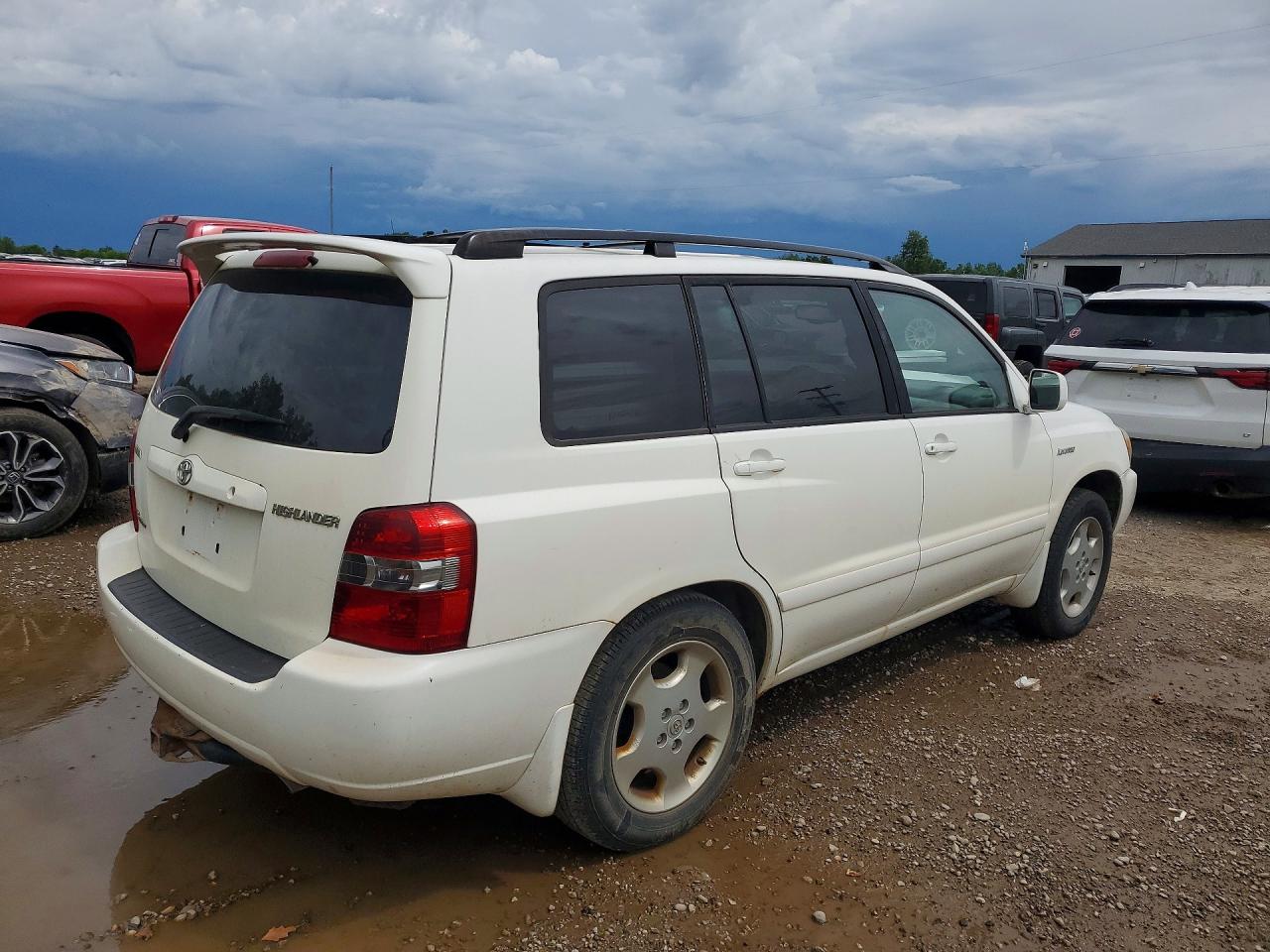 2005 Toyota Highlander Limited White vin: JTEEP21A550115569