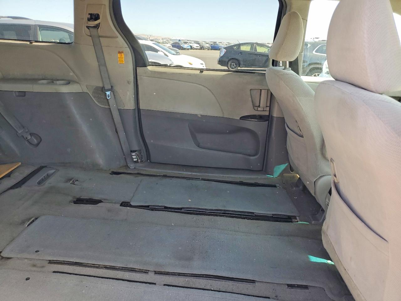 2014 Toyota Sienna Le Silver vin: 5TDJK3DCXES077807