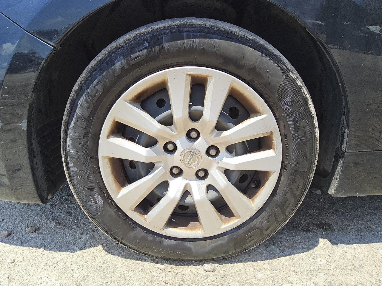 2018 Nissan Altima 2.5 S Black vin: 1N4AL3APXJC121620 Damage: Left Front Tire, Worn, Replacement Required