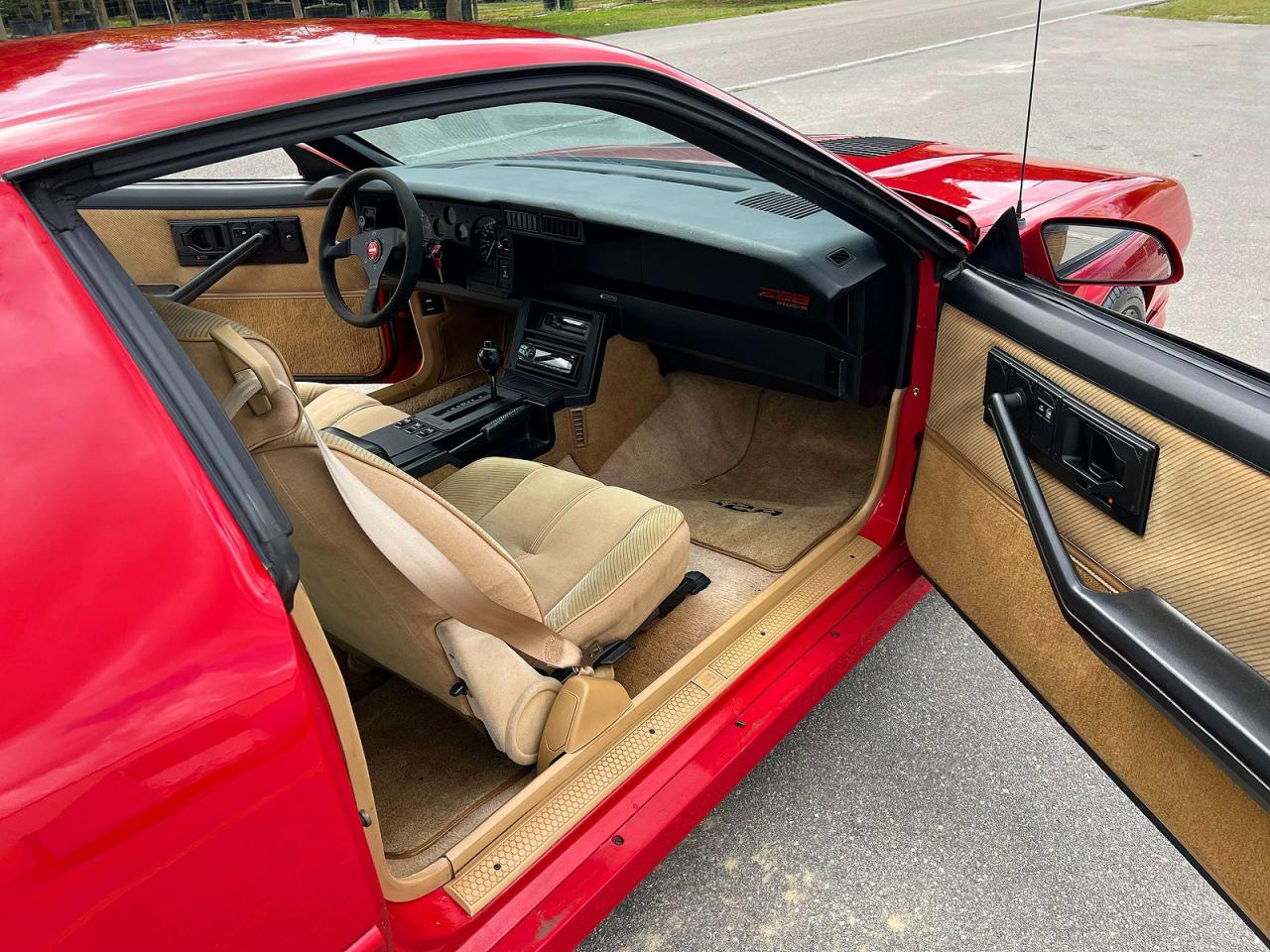 1986 Chevrolet Camaro Red vin: 1G1FP87F3GL117622