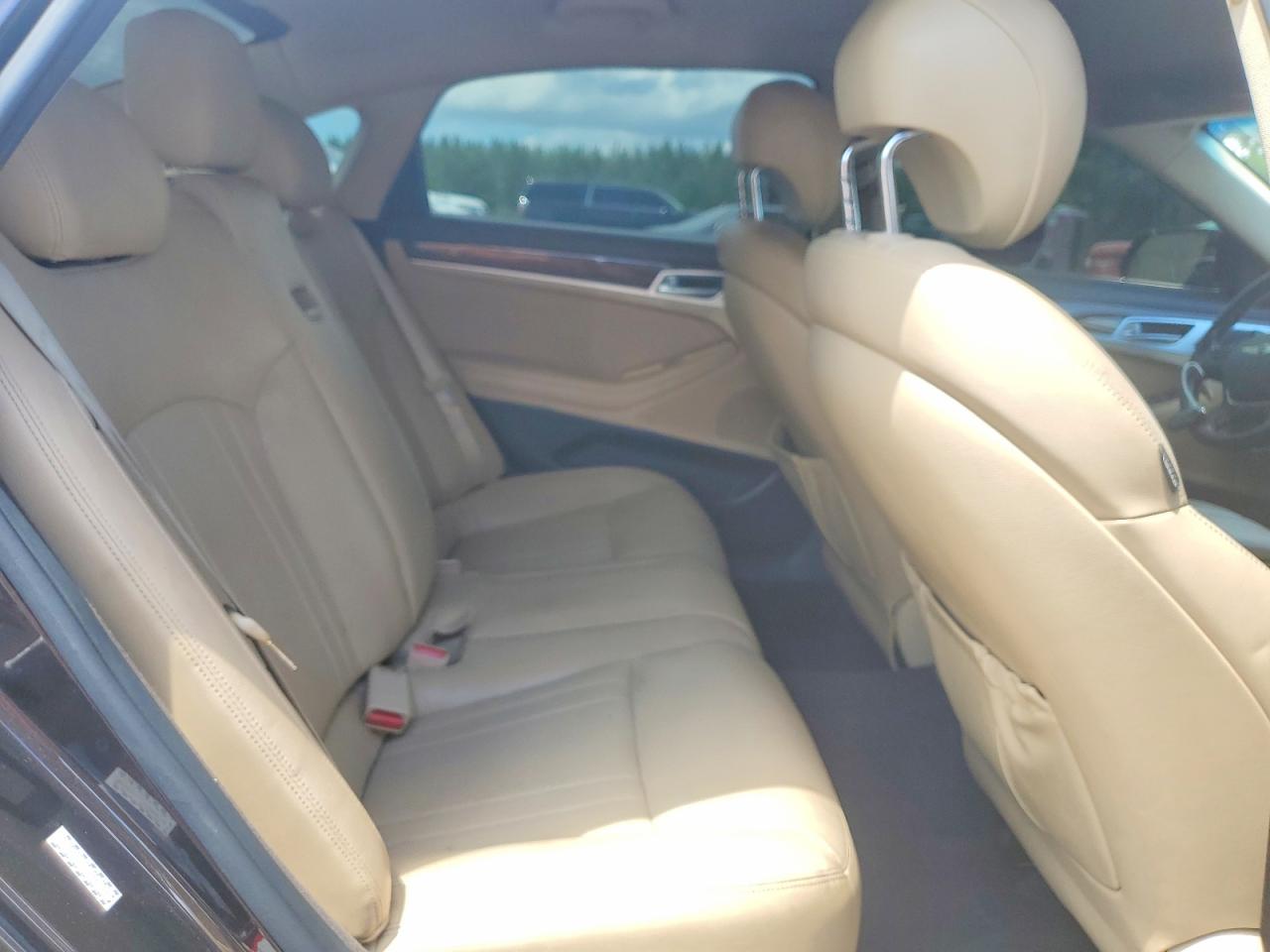 2015 Hyundai Genesis 3.8l Коричневый vin: KMHGN4JE5FU089188