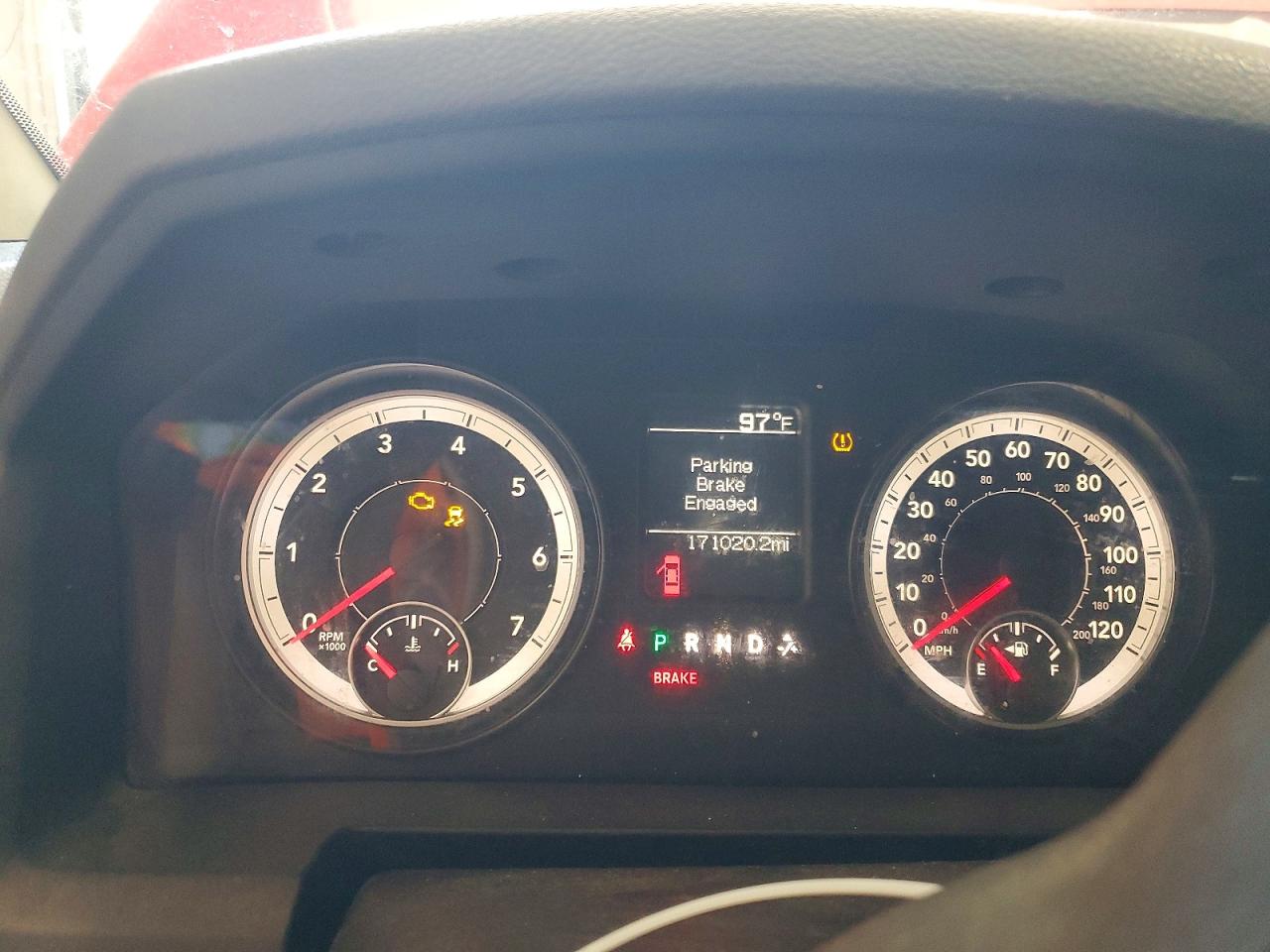 2015 Ram 2500 St Red vin: 3C6TR5CT1FG685742