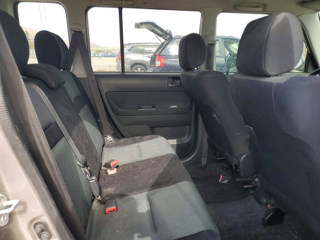 2006 Toyota Scion Xb Серебряный vin: JTLKT324264124827