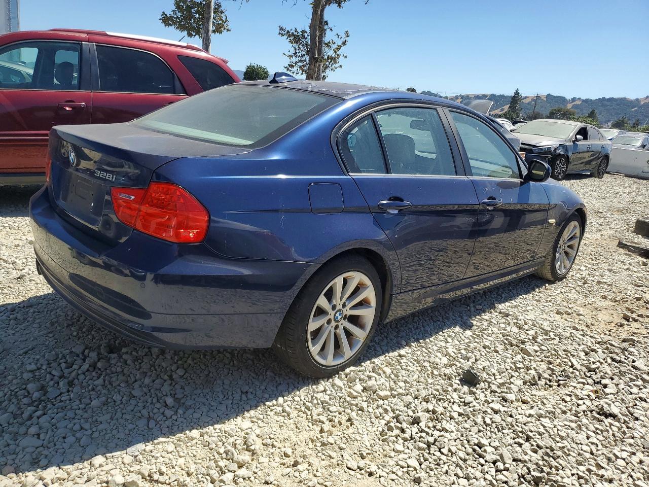2011 Bmw 328 I Blue vin: WBAPH7C50BE679827