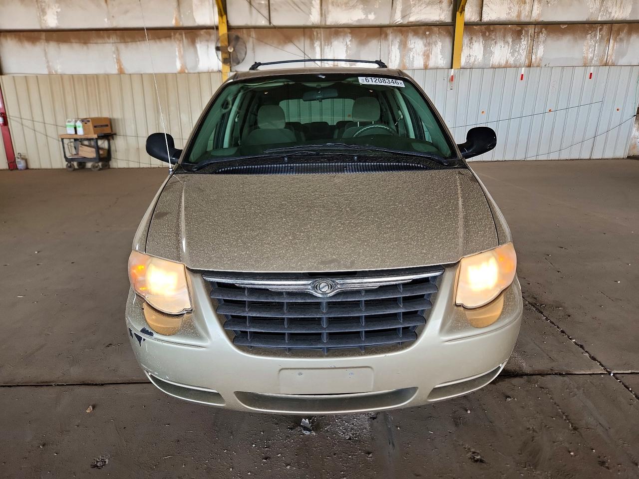 2005 Chrysler Town & Country Touring Tan vin: 2C4GP54L15R524654