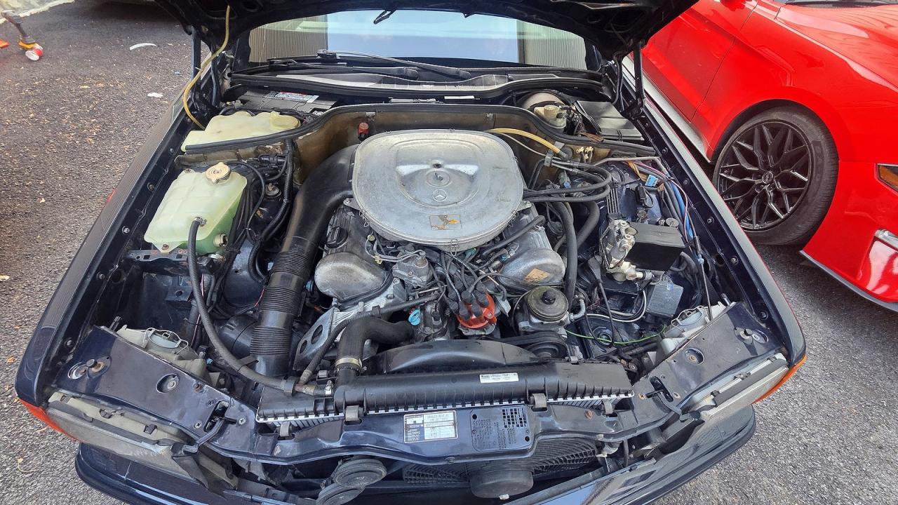 1984 Mercedes-benz 500sec Blue vin: WDB1260441A061772