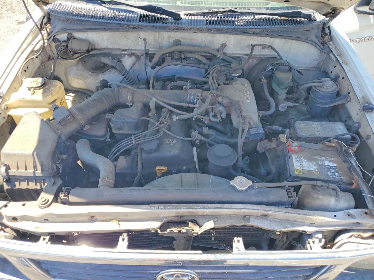 1996 Toyota Tacoma Base White vin: 4TAVL52N5TZ192613