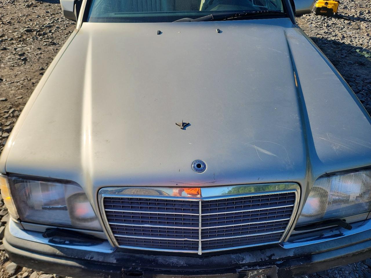 1995 Mercedes-benz E 320 Beige vin: WDBEA92E4SF319352