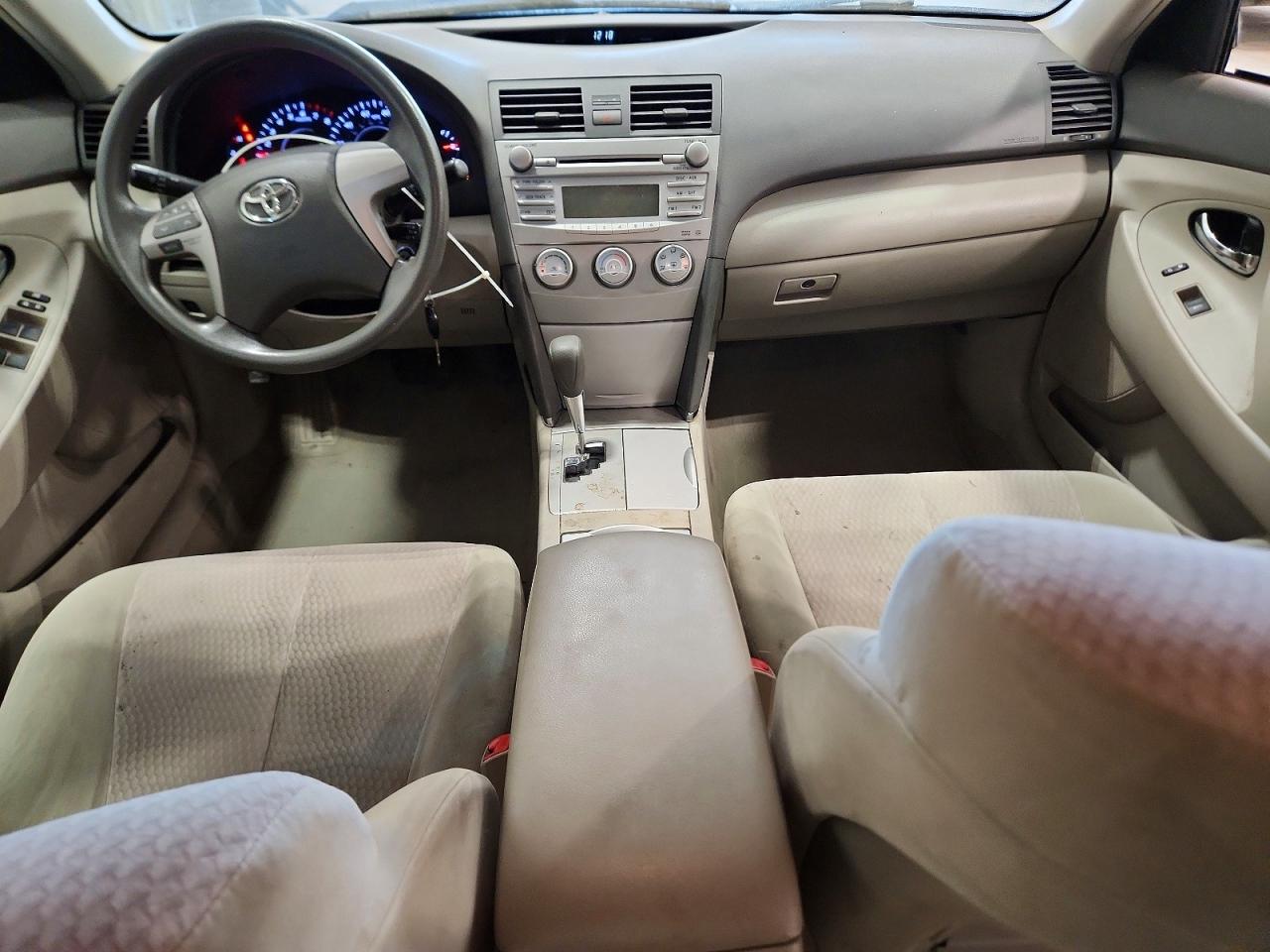 2011 Toyota Camry Le Green vin: 4T4BF3EK4BR114664