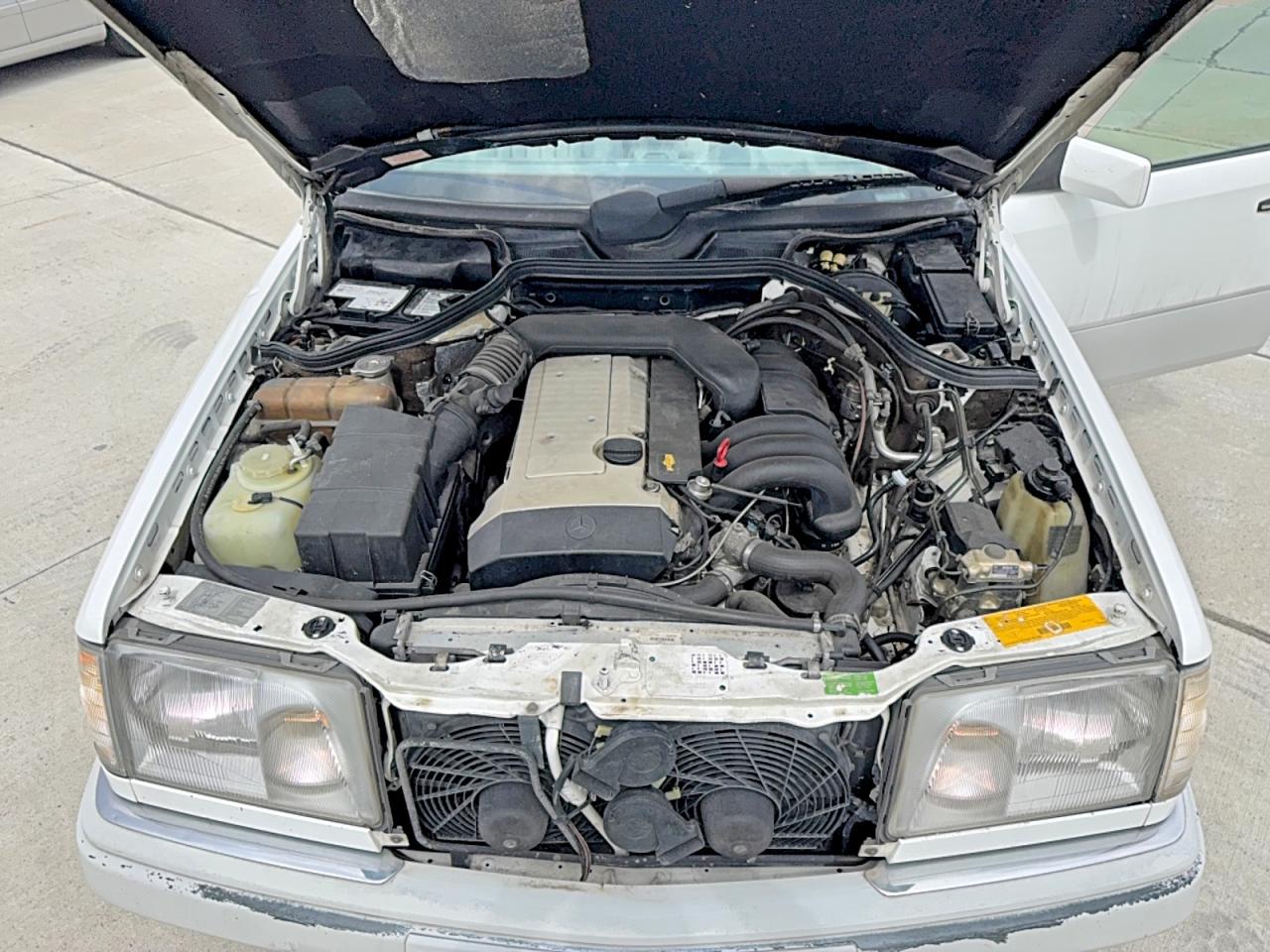 1995 Mercedes-benz E 320 White vin: WDBEA92E2SF296279