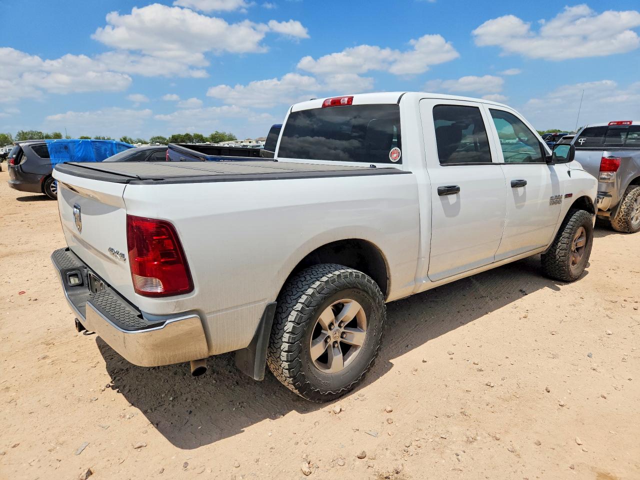 2015 Ram 1500 St White vin: 1C6RR7KM2FS694233